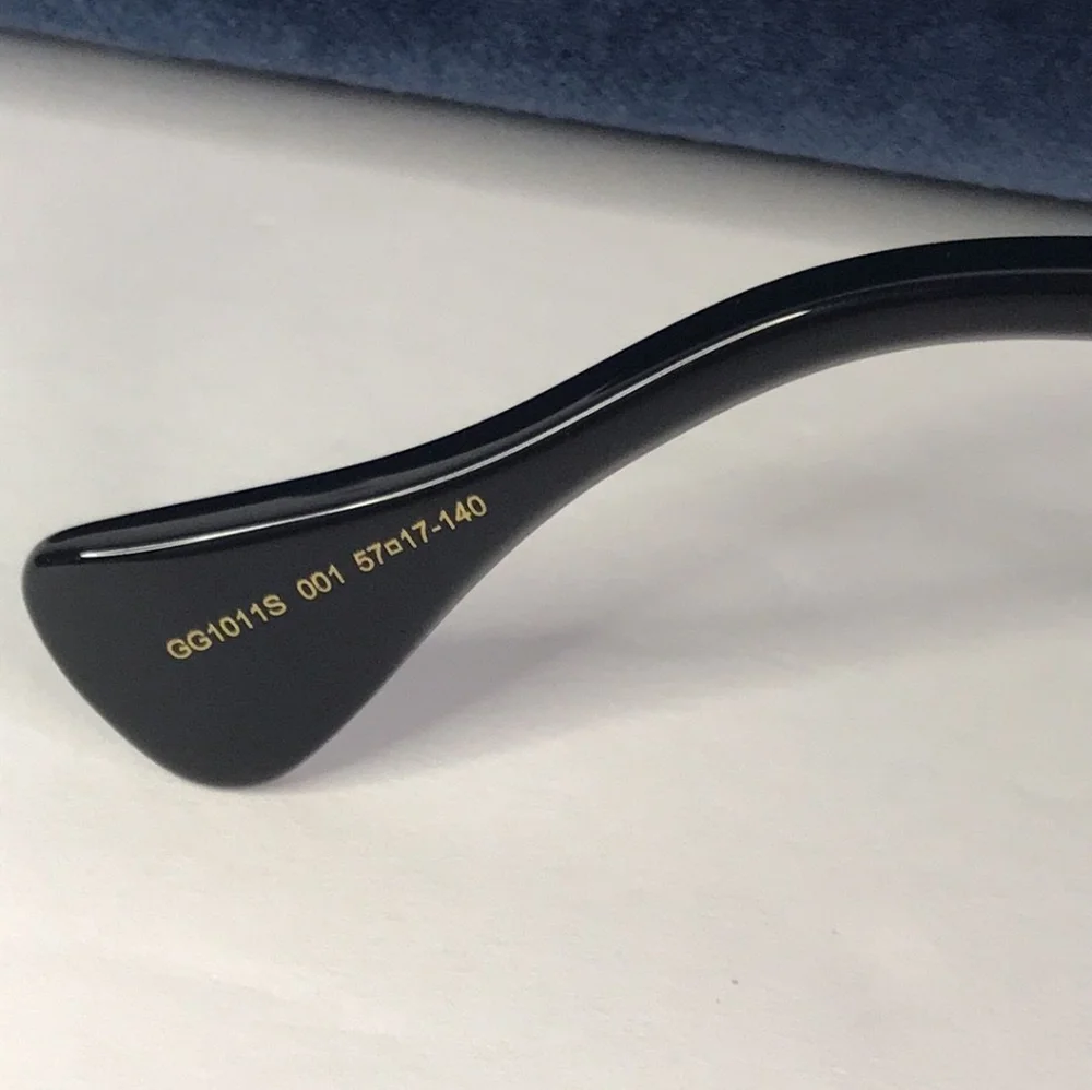 New 💯 Original Gucci Grey Cat Eye Ladies Sunglasses GG1011S 001